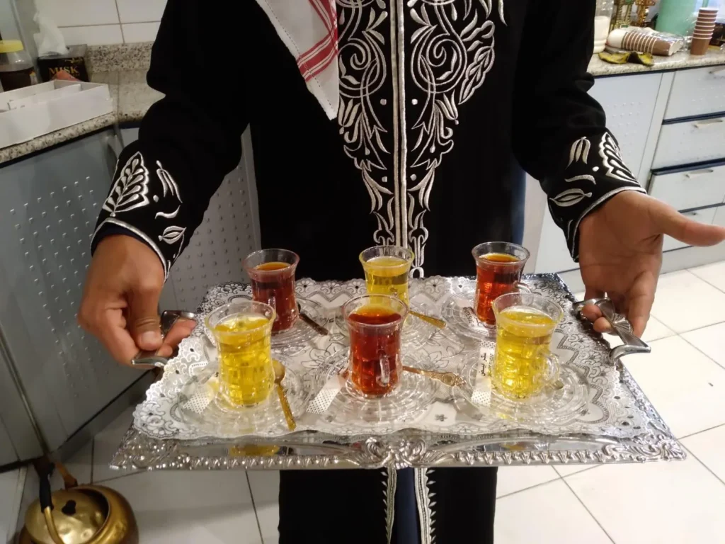 خدمة قهوة عربية مشرف