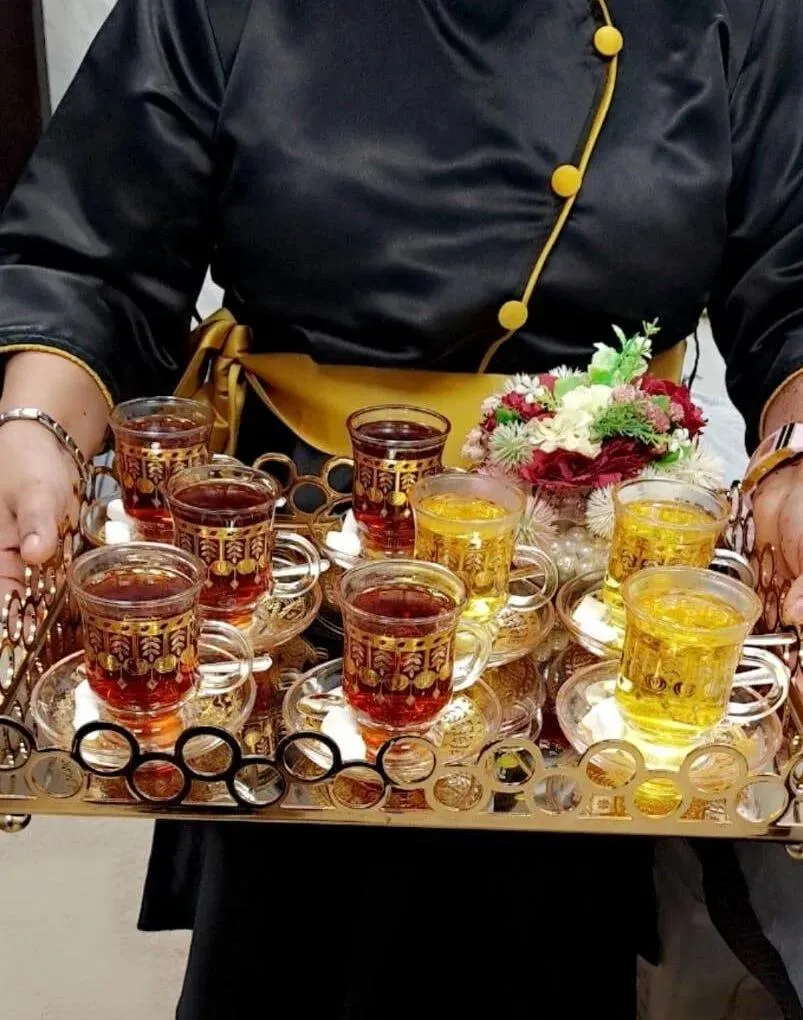 عاملات ضيافة القرين